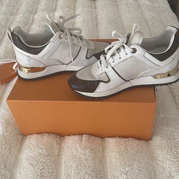 Louis Vuitton Run Away Sneakers - Picture 7 of 7